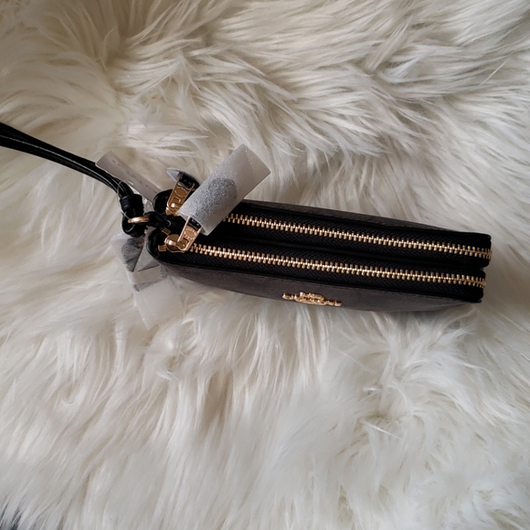 COACH DOUBLE CORNER ZIP WRISTLET - Picture 6 of 8